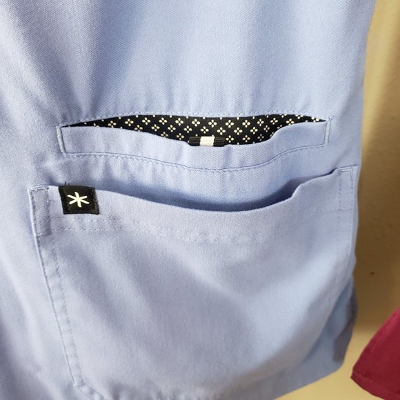 Beyond Scrubs Ceil Blue Wine Scrub Top Bundle XS - Picture 6 of 16